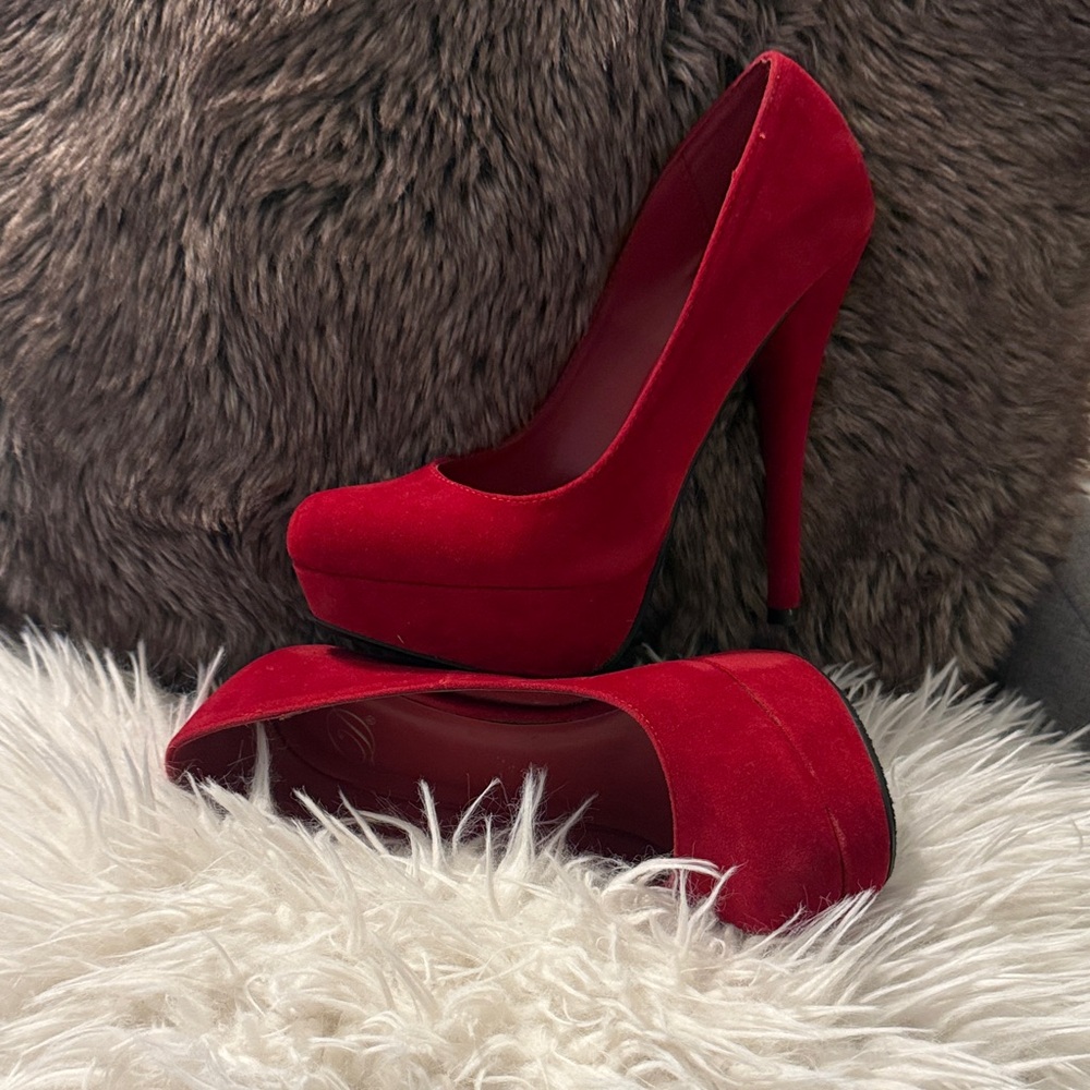 Delicious Vibrant Red Platform Heels